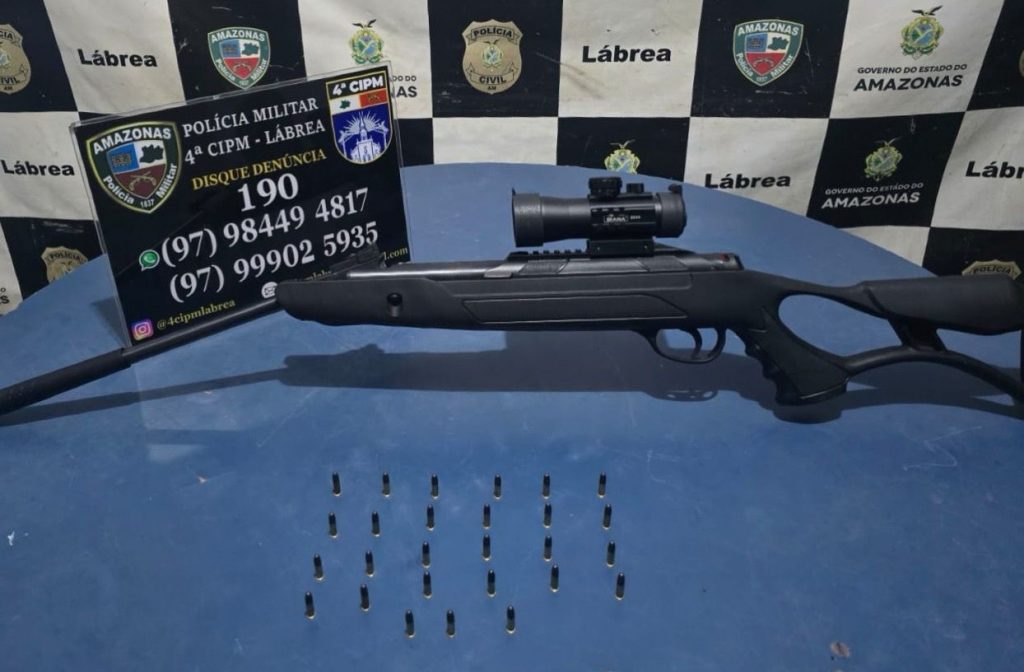 A Polícia Militar do Amazonas (PMAM), por meio da 4ª Companhia Interativa de Polícia Militar (CIPM), prendeu dois homens, de 31 e 36 anos, e apreendeu duas armas de fogo, no município de Lábrea (distante 702 quilômetros da capital) durante o final de semana.